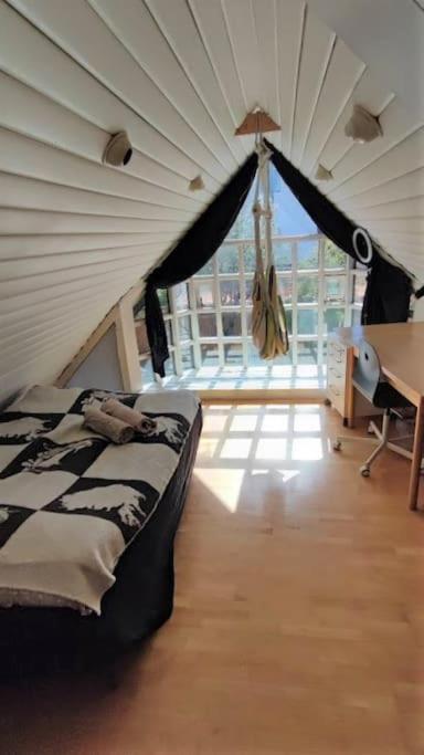 Icelandic Art Garden Villa W. Parking In Centre City Reykjavik Bagian luar foto