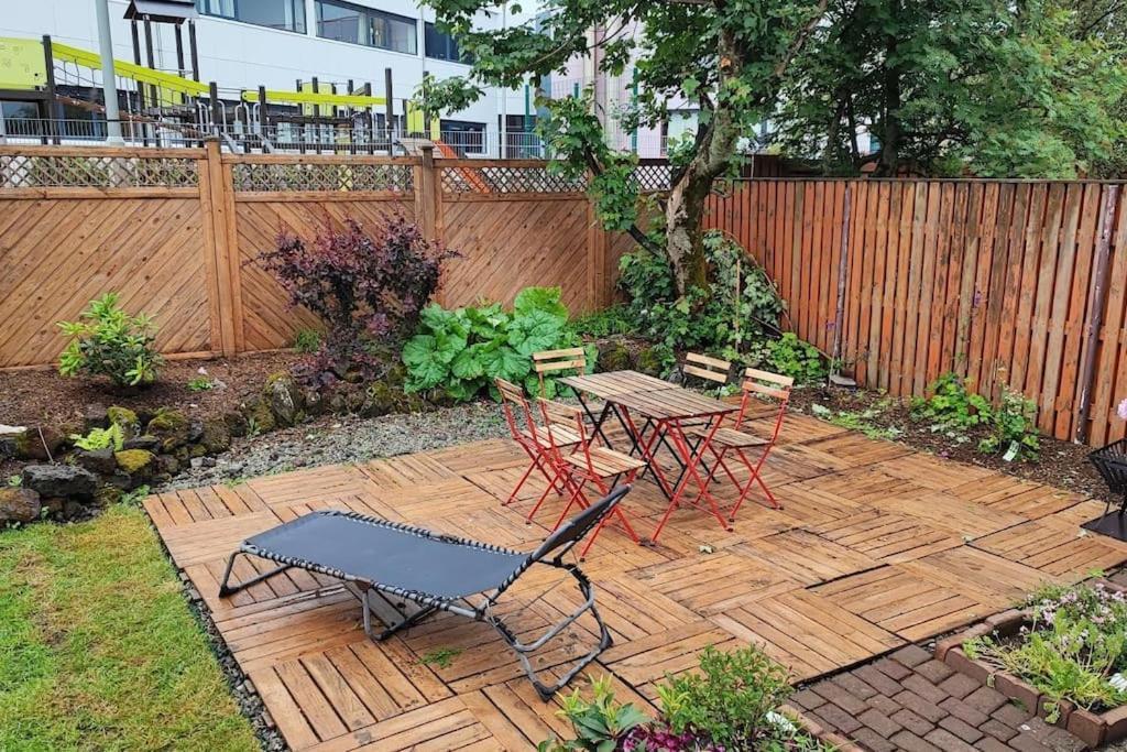 Icelandic Art Garden Villa W. Parking In Centre City Reykjavik Bagian luar foto